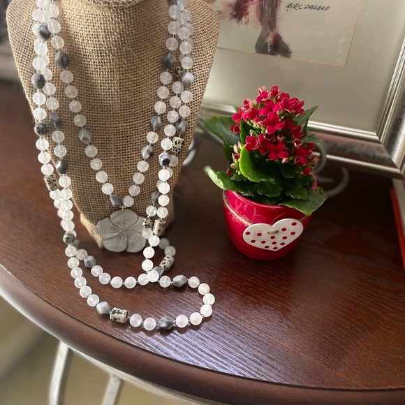 Anthropologie Jewelry - Elegant Anthropology Silver Beaded Necklace